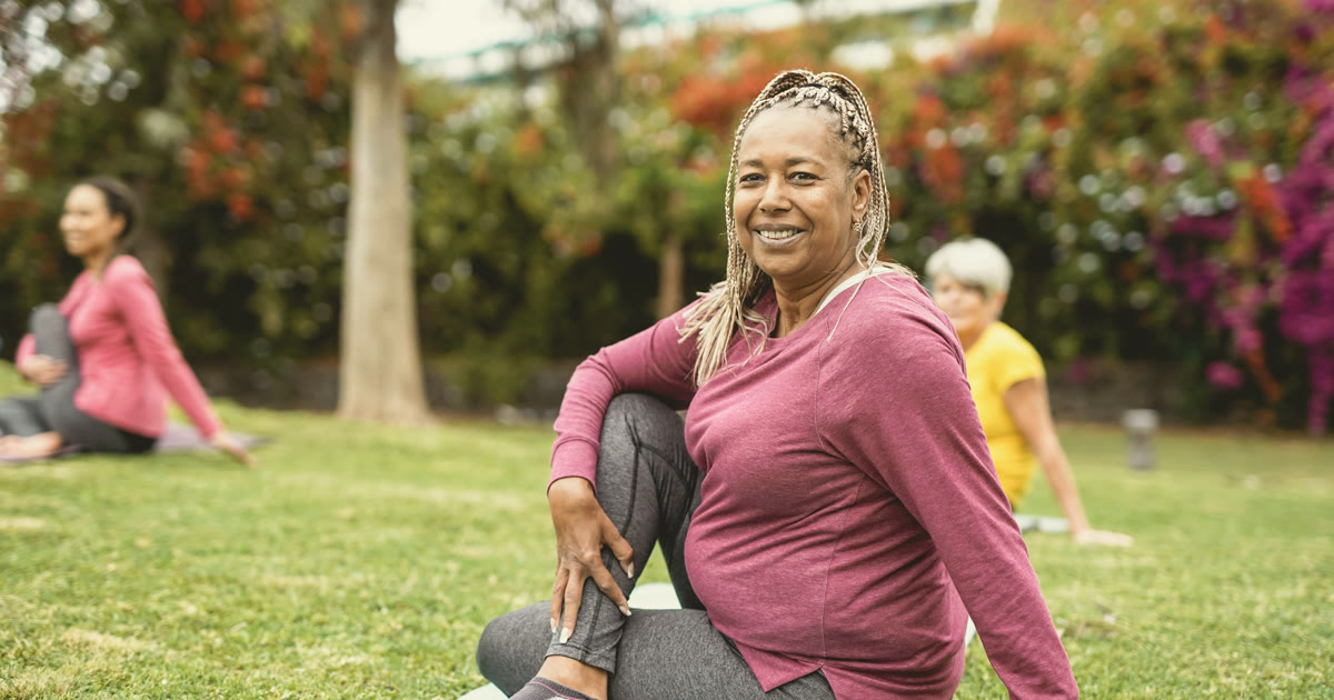 Commencer le yoga à 60 ans, est-ce trop tard ?
